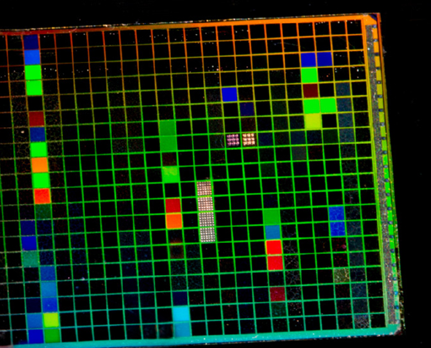 CMOS color sensor with microoptical elements 